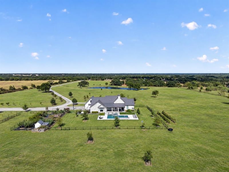 7490 County Road 423, Grandview TX 76050 - Photo 38