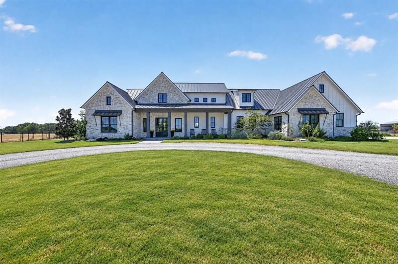7490 County Road 423, Grandview TX 76050 - Photo 10