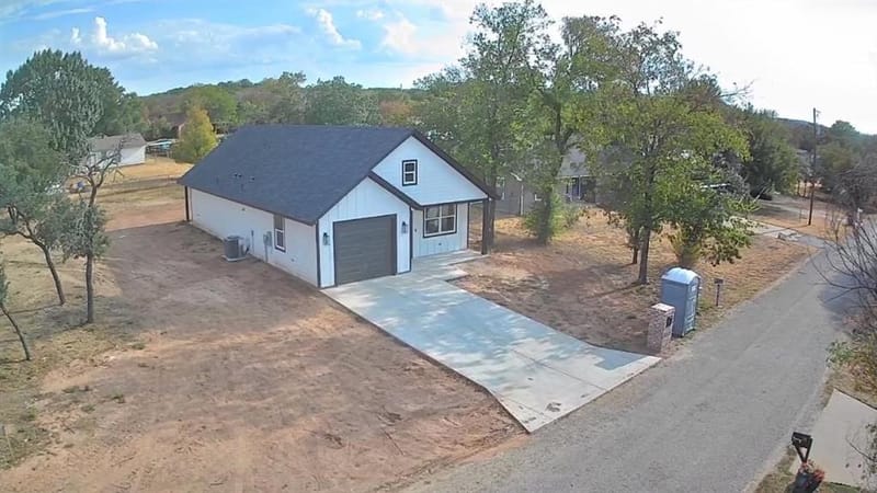 313 Timberline Drive, Granbury TX 76048 - Photo 3