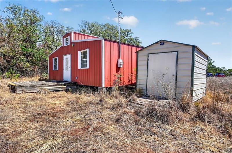 1623 Three Skillet Road, Springtown TX 76082 - Photo 32