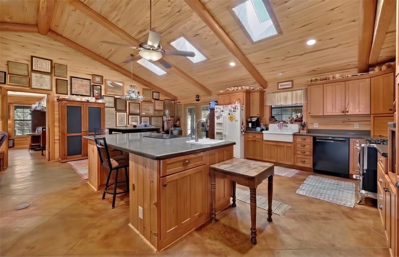 1623 Three Skillet Road, Springtown TX 76082 - Photo 14
