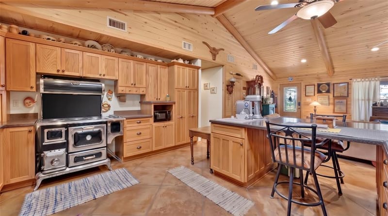 1623 Three Skillet Road, Springtown TX 76082 - Photo 18
