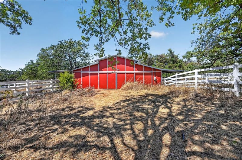 1623 Three Skillet Road, Springtown TX 76082 - Photo 35