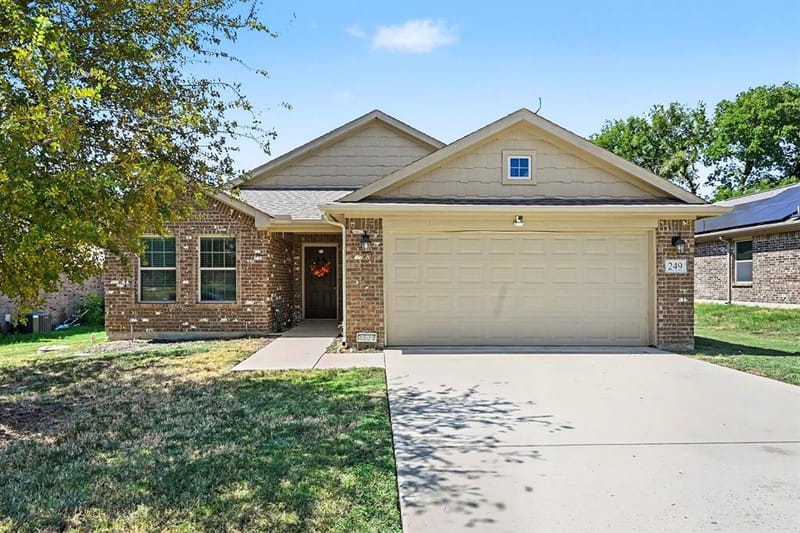 249 Walnut Bend Road, Springtown TX 76082 - Photo 2