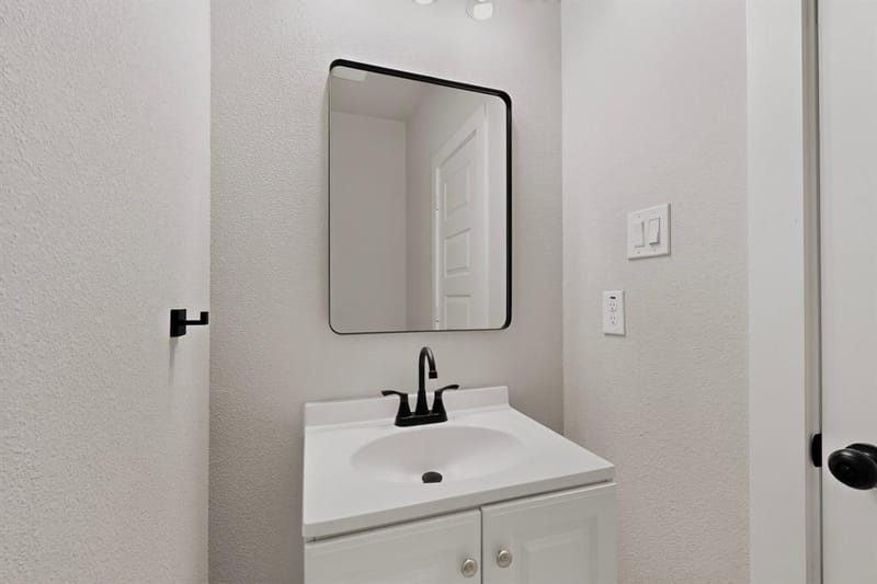 203 W Mansfield Avenue, Kennedale TX 76060 - Photo 25