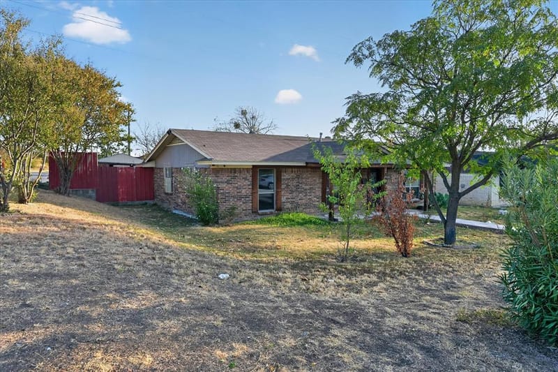 5867 Beau Purple Drive, Dallas TX 75211