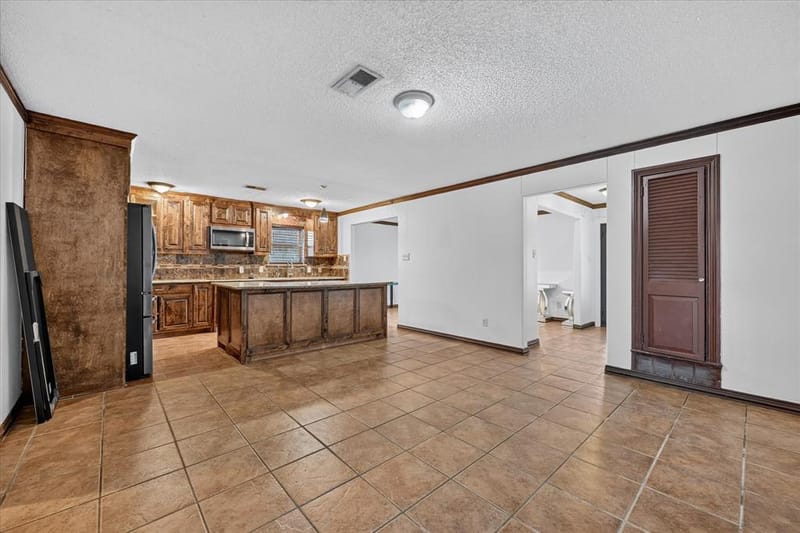 5867 Beau Purple Drive, Dallas TX 75211 - Photo 10