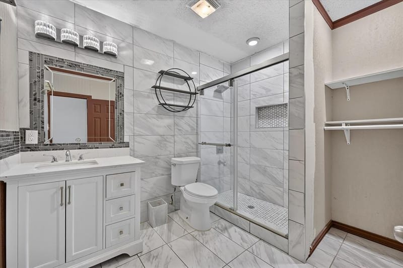 5867 Beau Purple Drive, Dallas TX 75211 - Photo 18