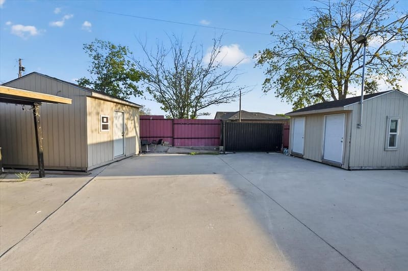 5867 Beau Purple Drive, Dallas TX 75211 - Photo 37