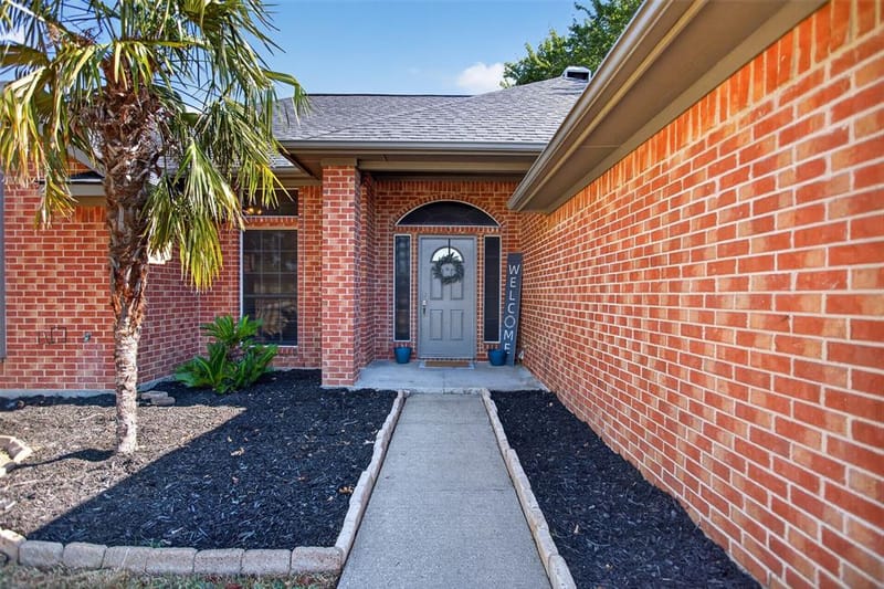 407 E Brooks Street, Forney TX 75126 - Photo 2