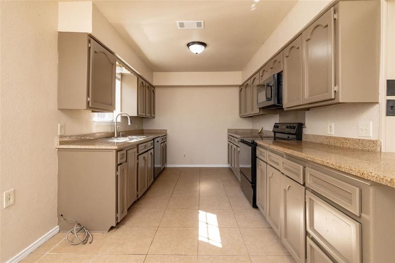 304 Cambridge Drive, Saginaw TX 76179 - Photo 23