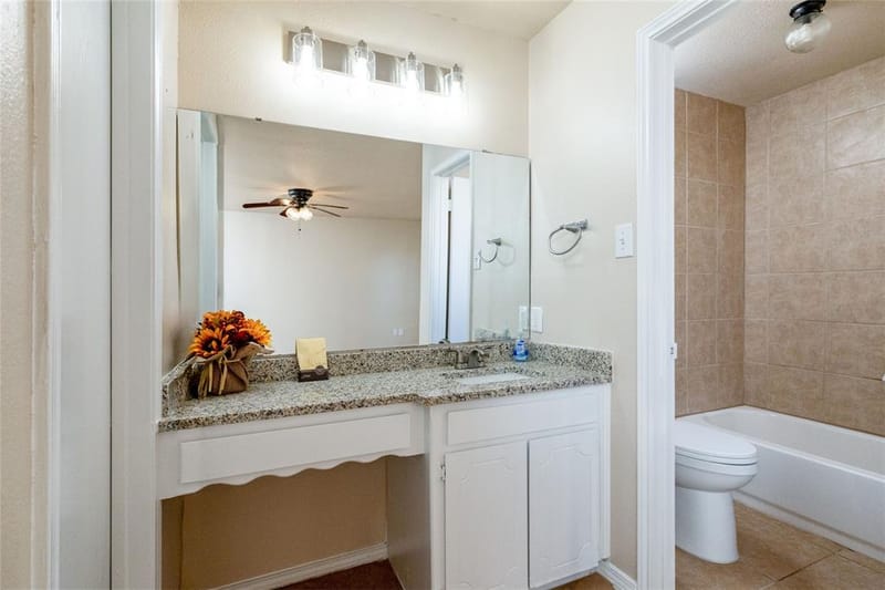 304 Cambridge Drive, Saginaw TX 76179 - Photo 12