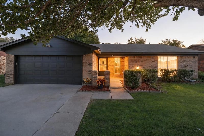 304 Cambridge Drive, Saginaw TX 76179