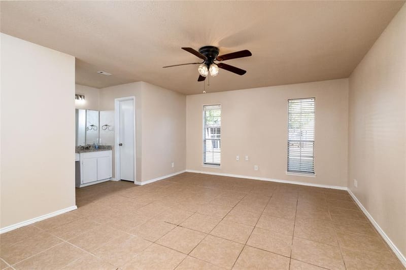 304 Cambridge Drive, Saginaw TX 76179 - Photo 9