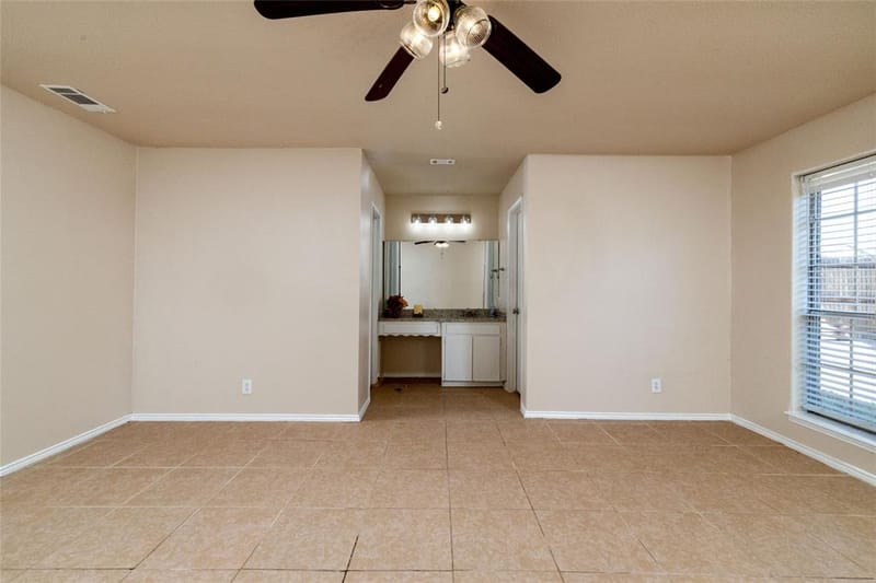 304 Cambridge Drive, Saginaw TX 76179 - Photo 10