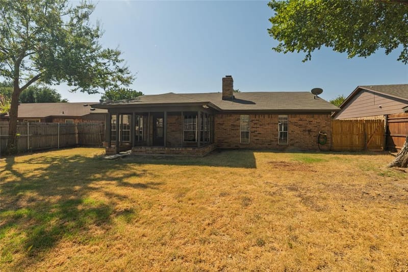 304 Cambridge Drive, Saginaw TX 76179 - Photo 35