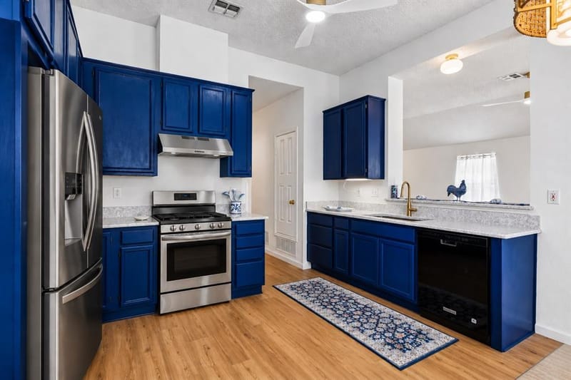 7048 Sample Drive, The Colony TX 75056 - Photo 4