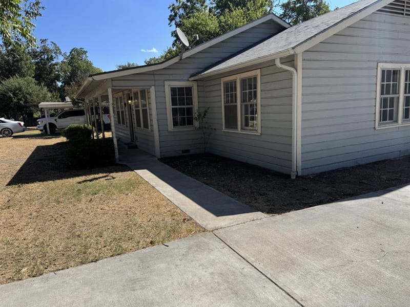 507 Poindexter Avenue, Cleburne TX 76033 - Photo 4