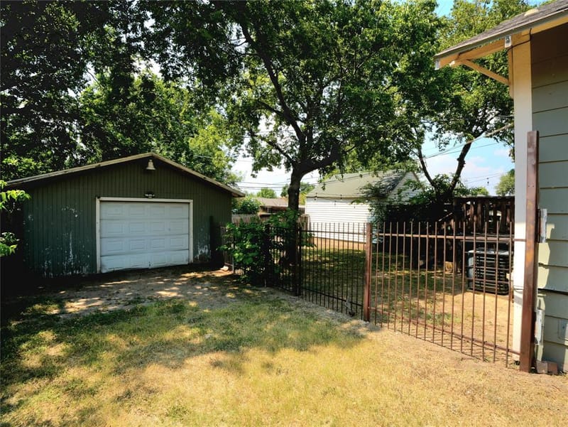 3012 Ryan Avenue, Fort Worth TX 76110 - Photo 9