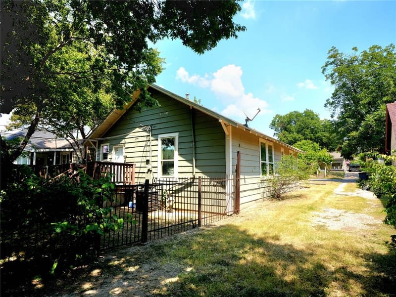 3012 Ryan Avenue, Fort Worth TX 76110 - Photo 10