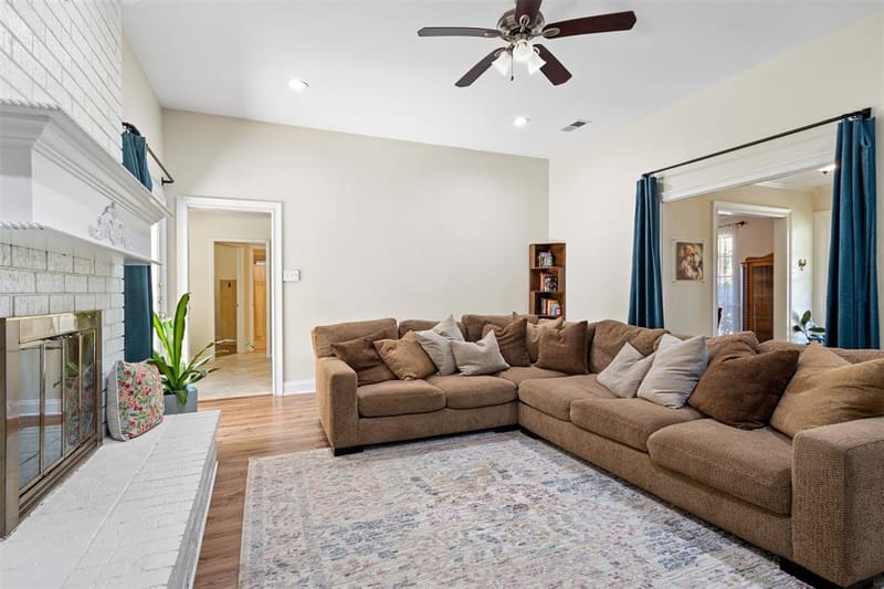 5816 Gatewood Drive, Arlington TX 76016 - Photo 7