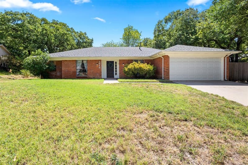 5816 Gatewood Drive, Arlington TX 76016