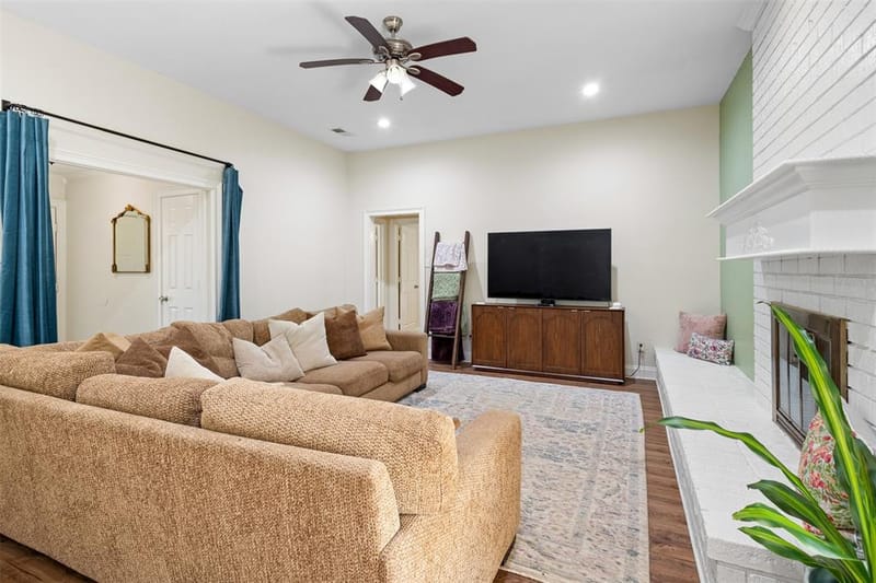 5816 Gatewood Drive, Arlington TX 76016 - Photo 5