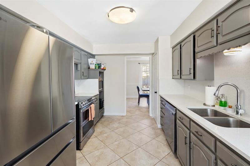 5816 Gatewood Drive, Arlington TX 76016 - Photo 9