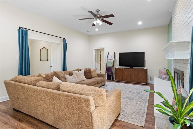 5816 Gatewood Drive, Arlington TX 76016 - Photo 4