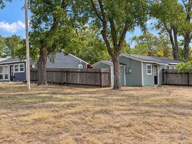 405 S 6th Street, Gatesville TX 76528 - Photo 2