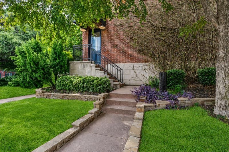 3513 Bryan Street, Dallas TX 75204 - Photo 2
