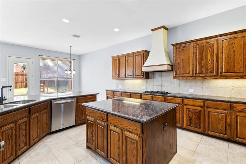 221 Tipperary Drive, Keller TX 76248 - Photo 10