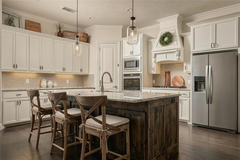 111 Eagle Point N, Azle TX 76020 - Photo 4