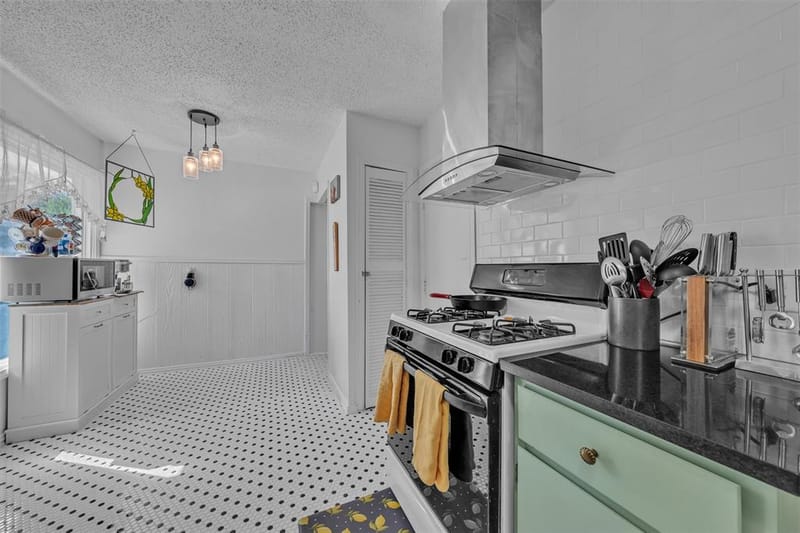 2309 Maryel Drive, Fort Worth TX 76112 - Photo 11