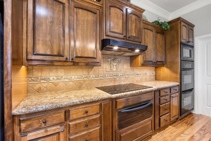 1616 Crow Creek Drive, Granbury TX 76049 - Photo 13