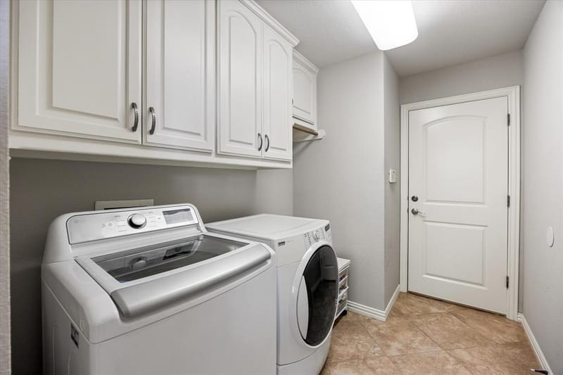 1616 Crow Creek Drive, Granbury TX 76049 - Photo 26