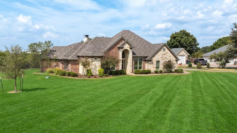 1616 Crow Creek Drive, Granbury TX 76049 - Photo 3