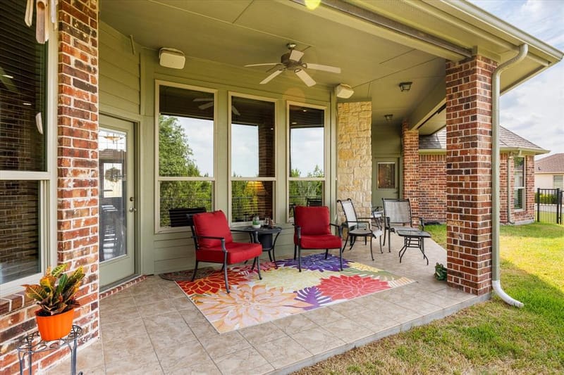 1616 Crow Creek Drive, Granbury TX 76049 - Photo 32
