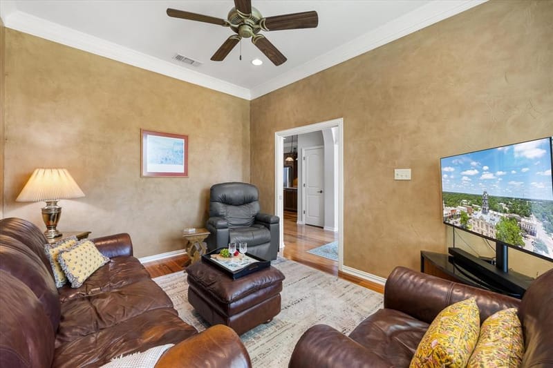 1616 Crow Creek Drive, Granbury TX 76049 - Photo 10
