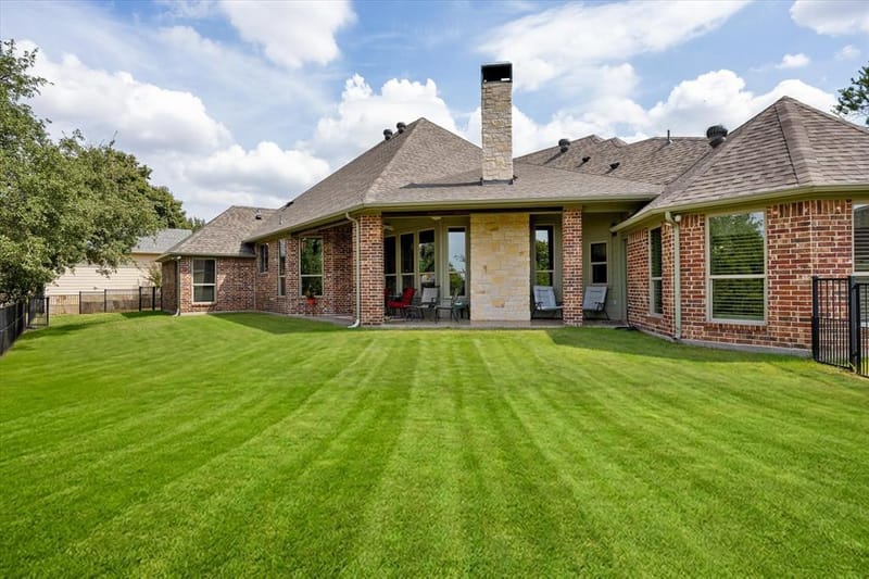 1616 Crow Creek Drive, Granbury TX 76049 - Photo 33