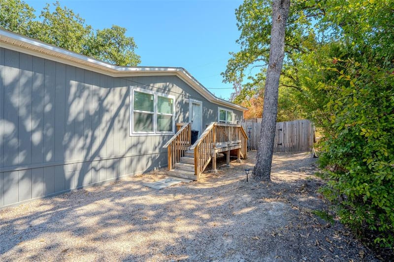 5913 N Oklahoma Trail, Granbury TX 76048