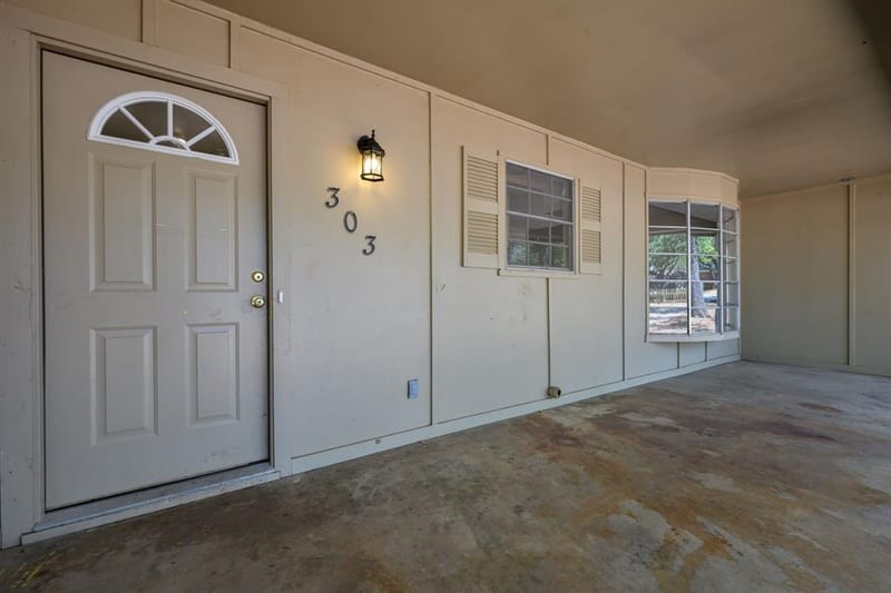303 NW 32nd Street, Mineral Wells TX 76067 - Photo 3