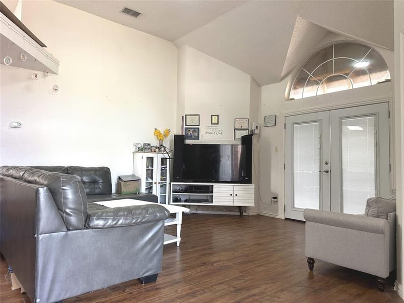 1518 Northampton Drive, Rowlett TX 75089 - Photo 2