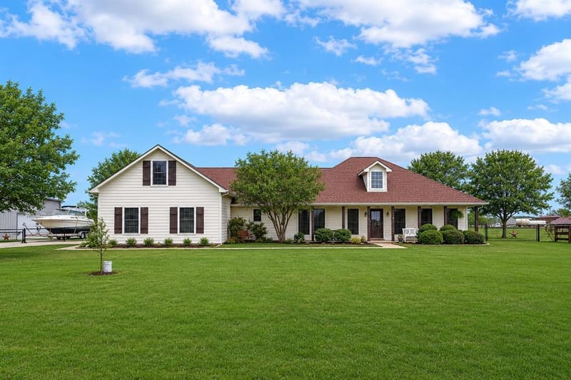 108 High Meadows Court, Decatur TX 76234 - Photo 2