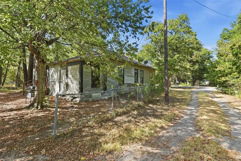 307 S Goodman, Kerens TX 75144 - Photo 6