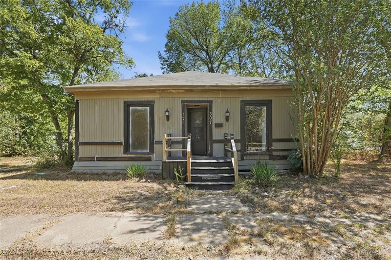 307 S Goodman, Kerens TX 75144