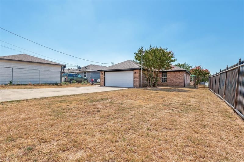 1838 San Antonio Street, Grand Prairie TX 75051 - Photo 23