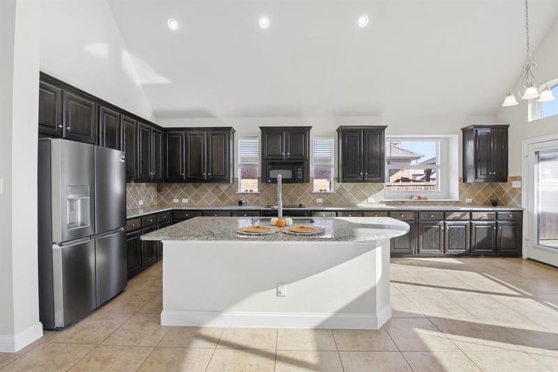 7036 Miramar, Grand Prairie TX 75054 - Photo 9
