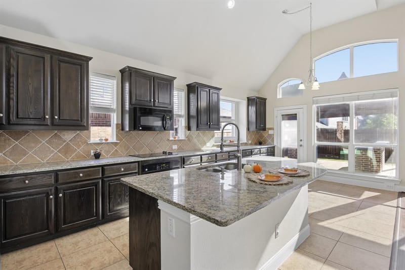7036 Miramar, Grand Prairie TX 75054 - Photo 10