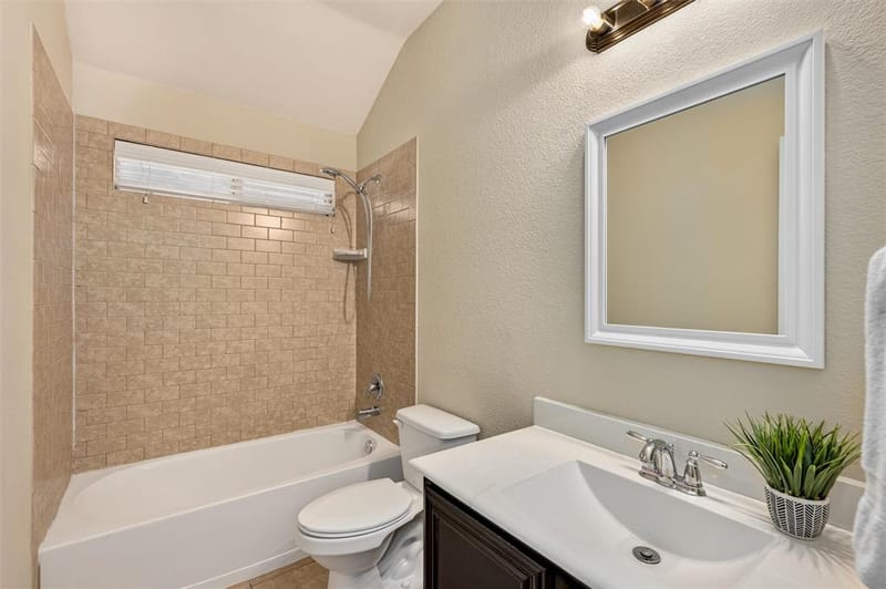 2060 Meadow Park Drive, Princeton TX 75407 - Photo 11